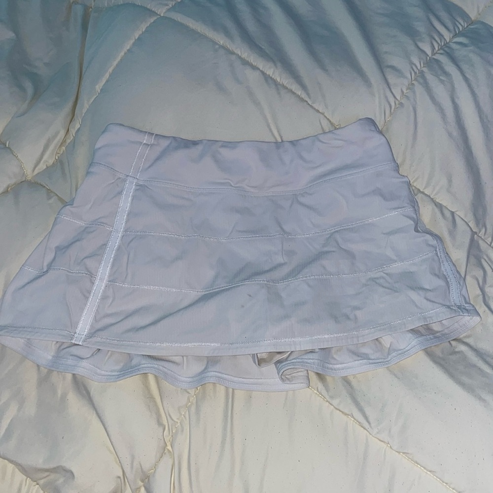 Lulu lemon size 6 MR white pace rival skirt
